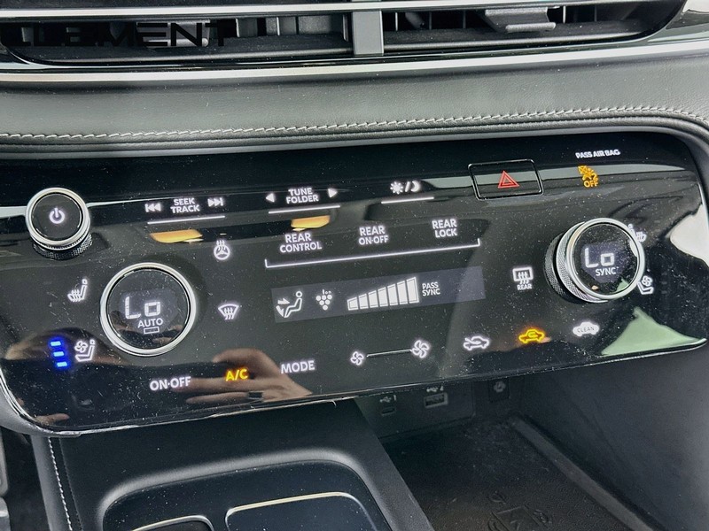 INFINITI QX60 Vehicle Image 22