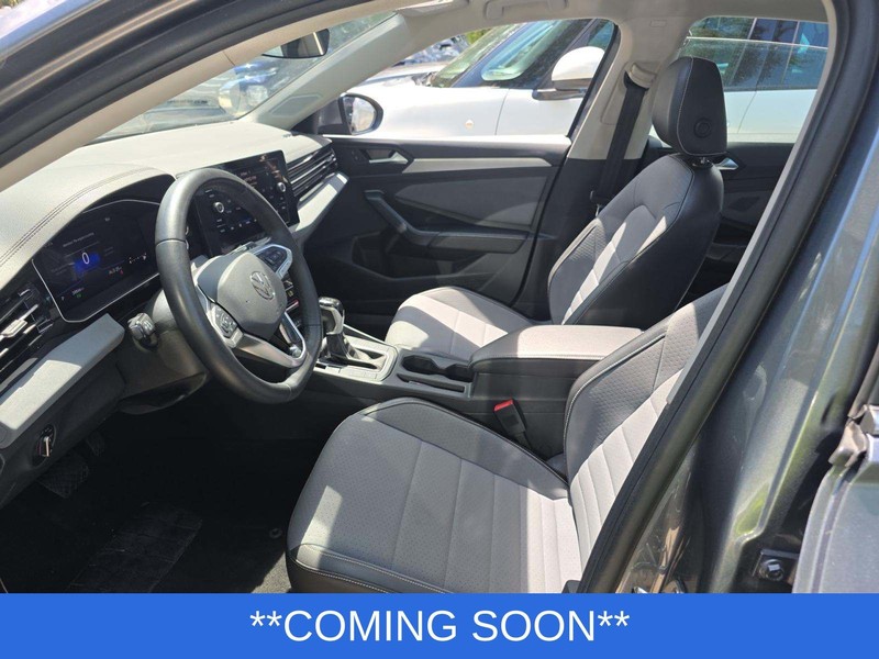 Volkswagen Jetta Vehicle Image 03