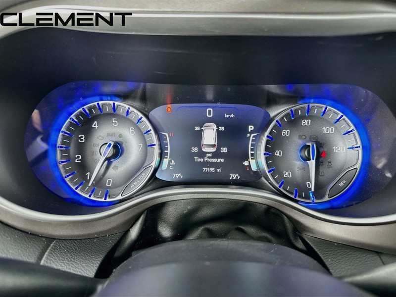 Chrysler Pacifica Vehicle Full-screen Gallery Image 18