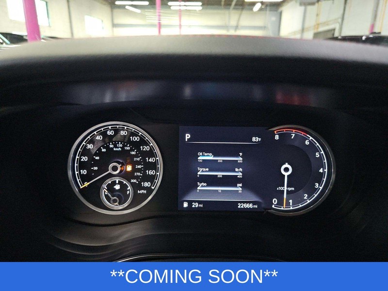 Genesis G70 Vehicle Full-screen Gallery Image 06