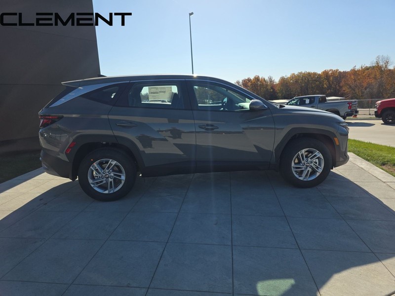 Hyundai Tucson Vehicle Full-screen Gallery Image 6