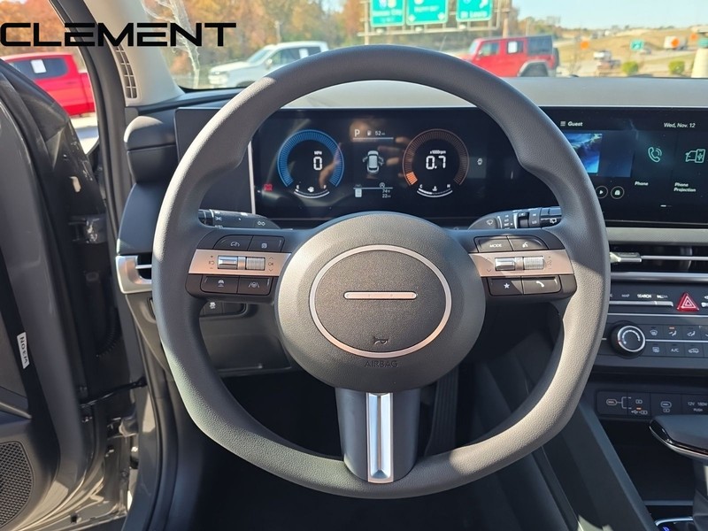 Hyundai Tucson Vehicle Full-screen Gallery Image 14
