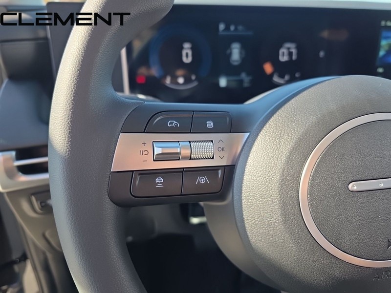 Hyundai Tucson Vehicle Full-screen Gallery Image 15