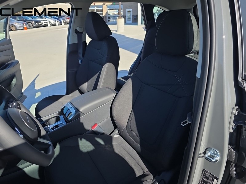 Hyundai Tucson Vehicle Full-screen Gallery Image 30
