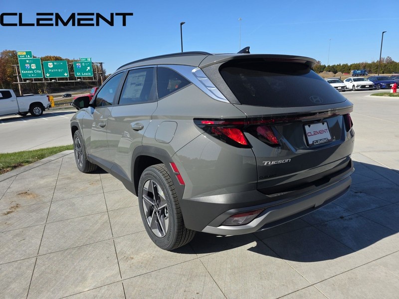 Hyundai Tucson Vehicle Full-screen Gallery Image 10