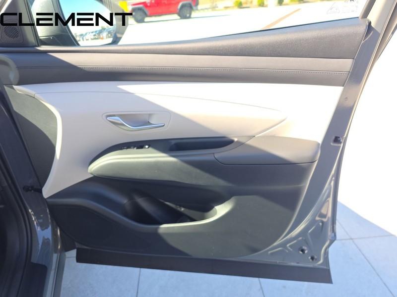 Hyundai Tucson Vehicle Full-screen Gallery Image 37