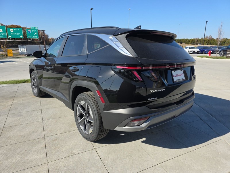 Hyundai Tucson Vehicle Full-screen Gallery Image 7