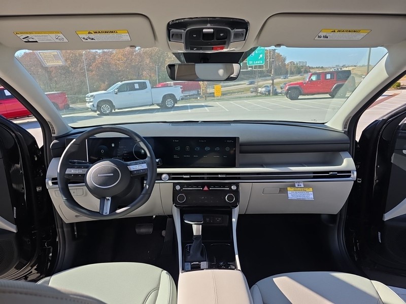 Hyundai Tucson Vehicle Full-screen Gallery Image 9
