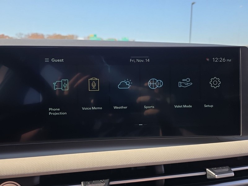 Hyundai Tucson Vehicle Full-screen Gallery Image 16
