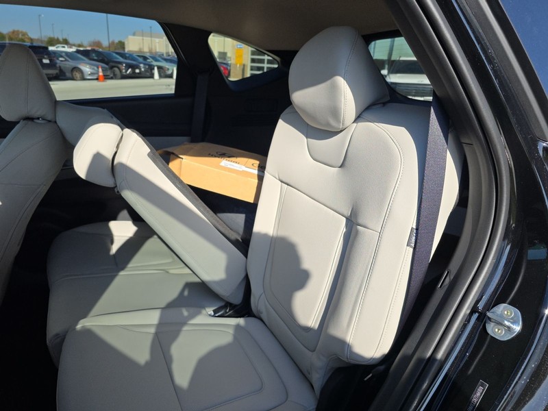 Hyundai Tucson Vehicle Full-screen Gallery Image 28
