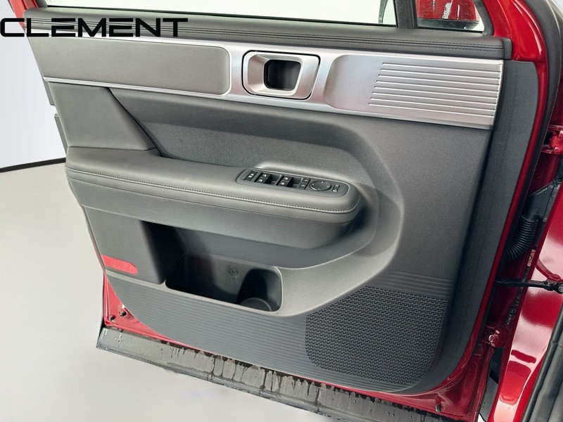 Hyundai Santa Fe Hybrid Vehicle Image 25