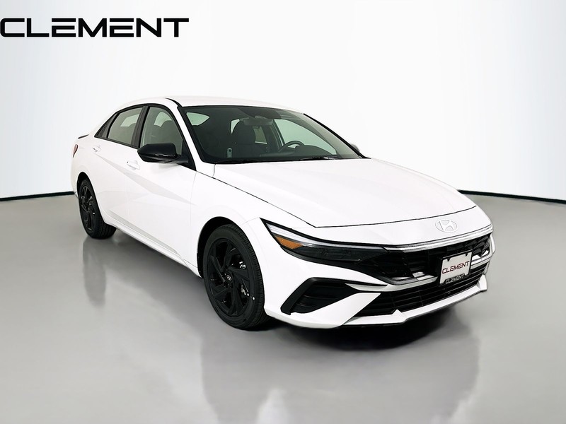 Hyundai Elantra Vehicle Image 05