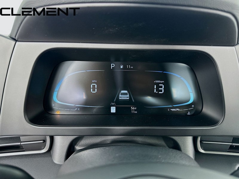 Hyundai Elantra Vehicle Image 18