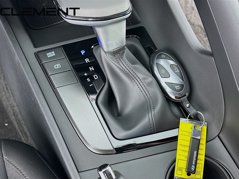 Hyundai Elantra Vehicle Image 23
