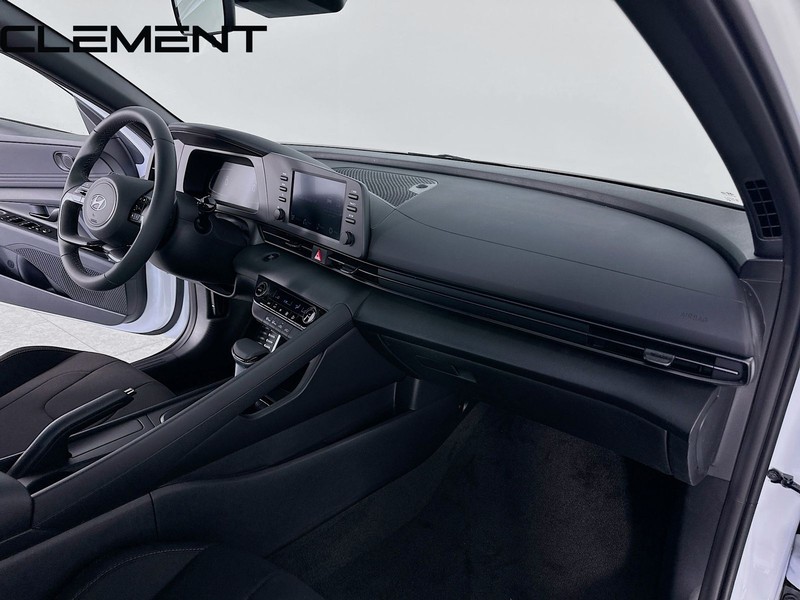 Hyundai Elantra Vehicle Image 33