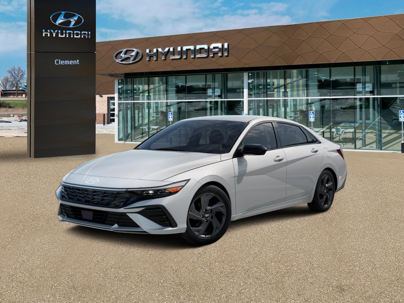 Hyundai Elantra Vehicle Full-screen Gallery Image 2