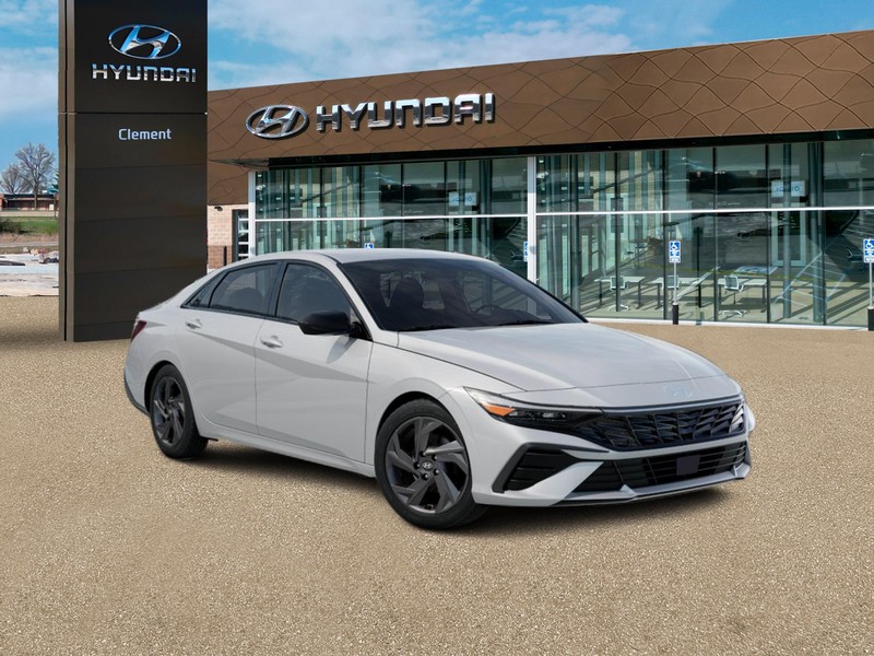 Hyundai Elantra Vehicle Full-screen Gallery Image 7