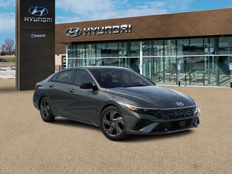 Hyundai Elantra Vehicle Full-screen Gallery Image 7