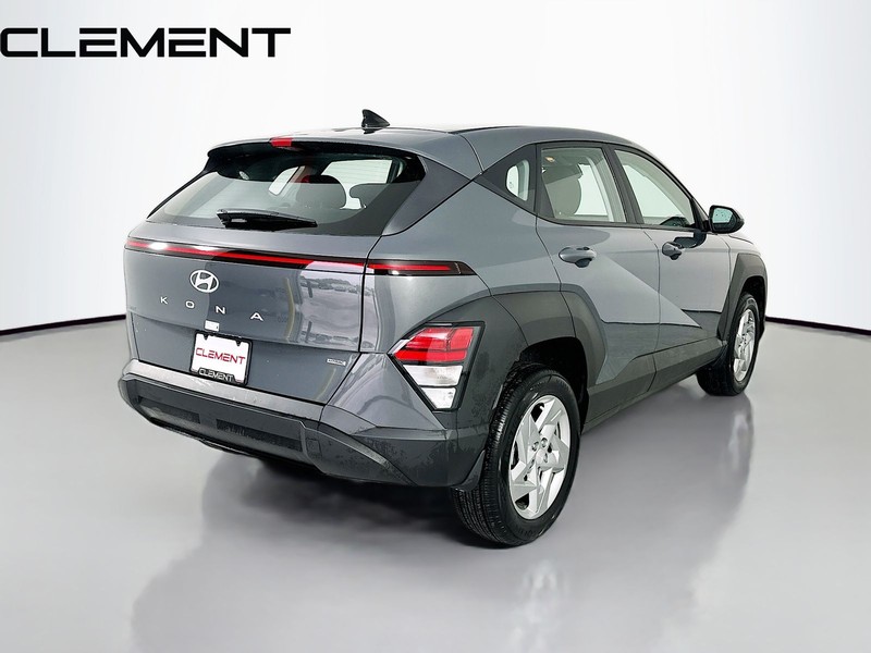 Hyundai Kona Vehicle Full-screen Gallery Image 7