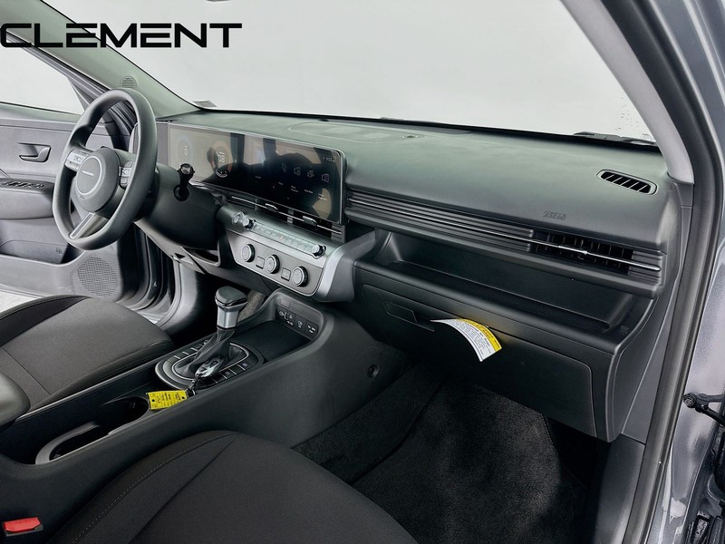 Hyundai Kona Vehicle Full-screen Gallery Image 32