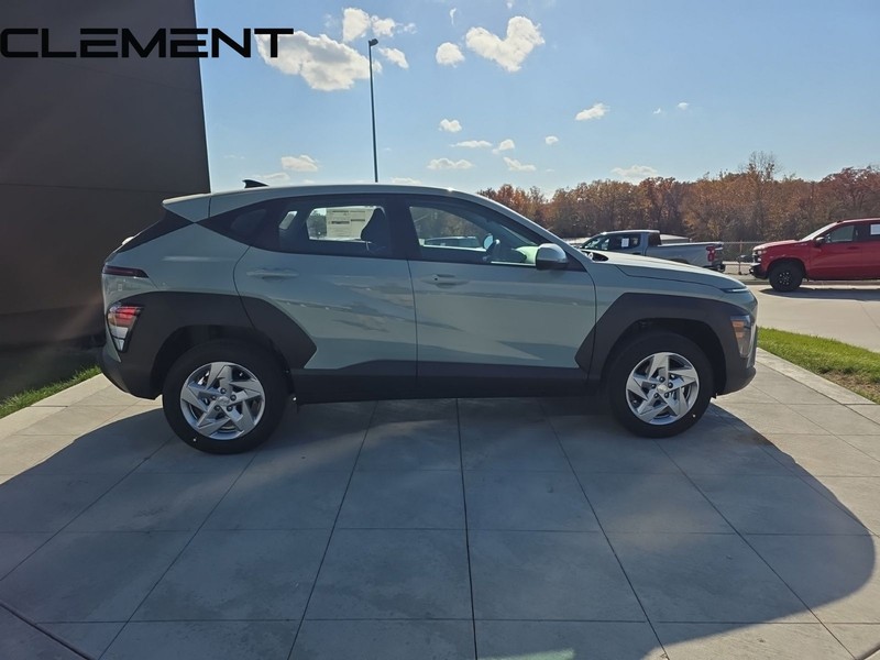 Hyundai Kona Vehicle Full-screen Gallery Image 6