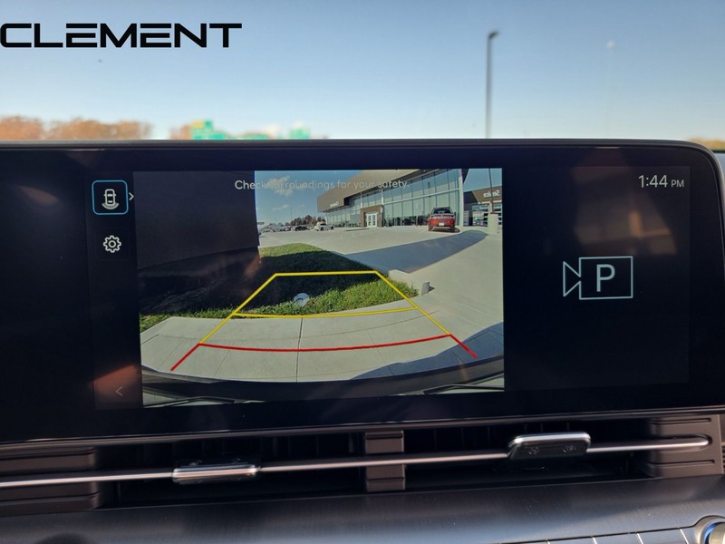Hyundai Kona Vehicle Full-screen Gallery Image 22