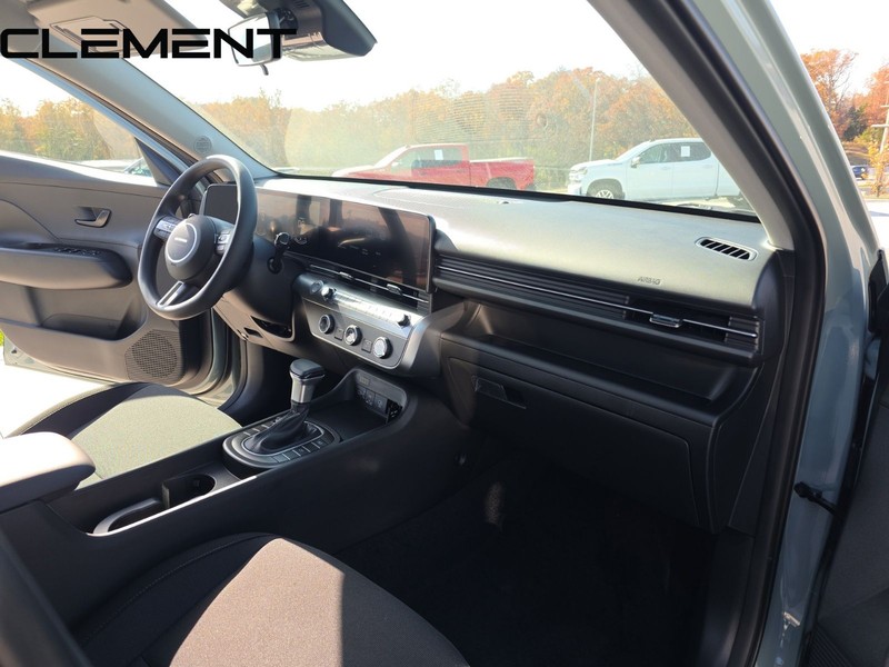 Hyundai Kona Vehicle Full-screen Gallery Image 36
