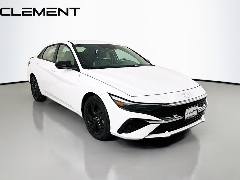 Hyundai Elantra Vehicle Full-screen Gallery Image 5