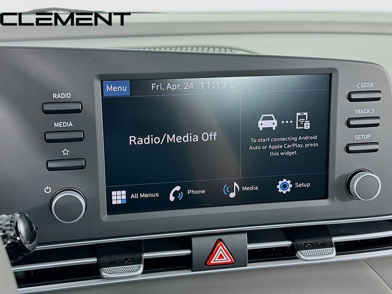 Hyundai Elantra Vehicle Full-screen Gallery Image 19