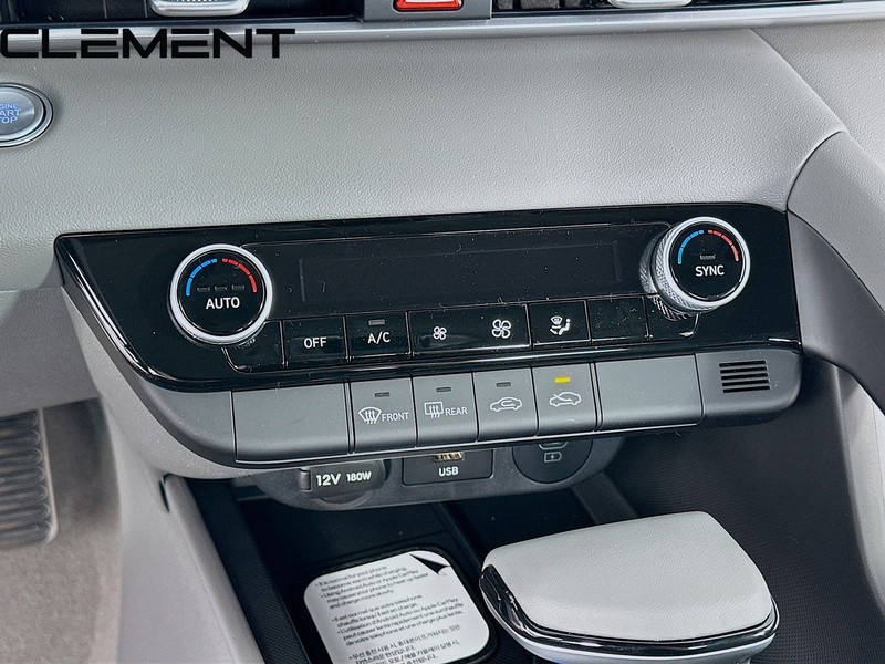 Hyundai Elantra Vehicle Full-screen Gallery Image 22