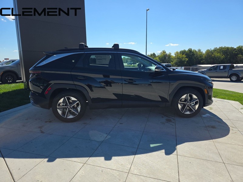 Hyundai Tucson Vehicle Full-screen Gallery Image 6