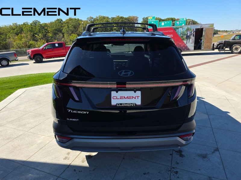 Hyundai Tucson Vehicle Full-screen Gallery Image 8