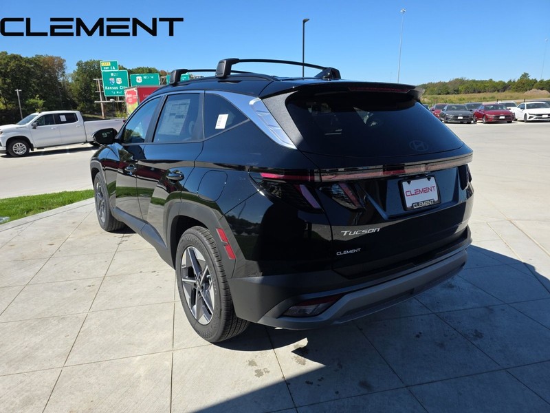 Hyundai Tucson Vehicle Full-screen Gallery Image 10