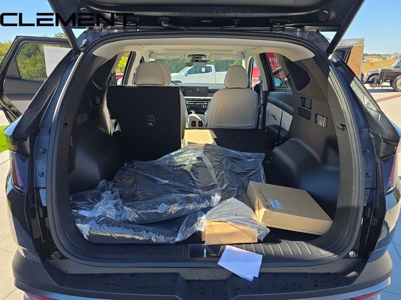 Hyundai Tucson Vehicle Full-screen Gallery Image 11