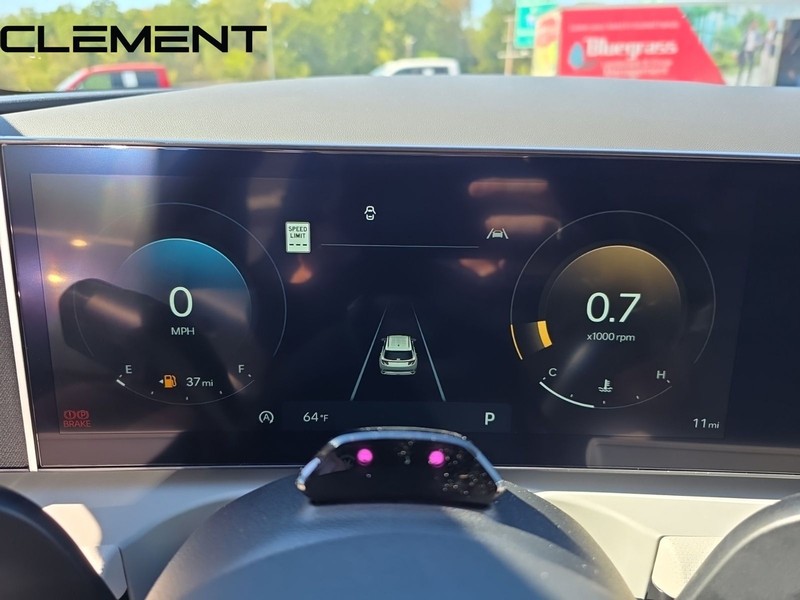 Hyundai Tucson Vehicle Full-screen Gallery Image 18