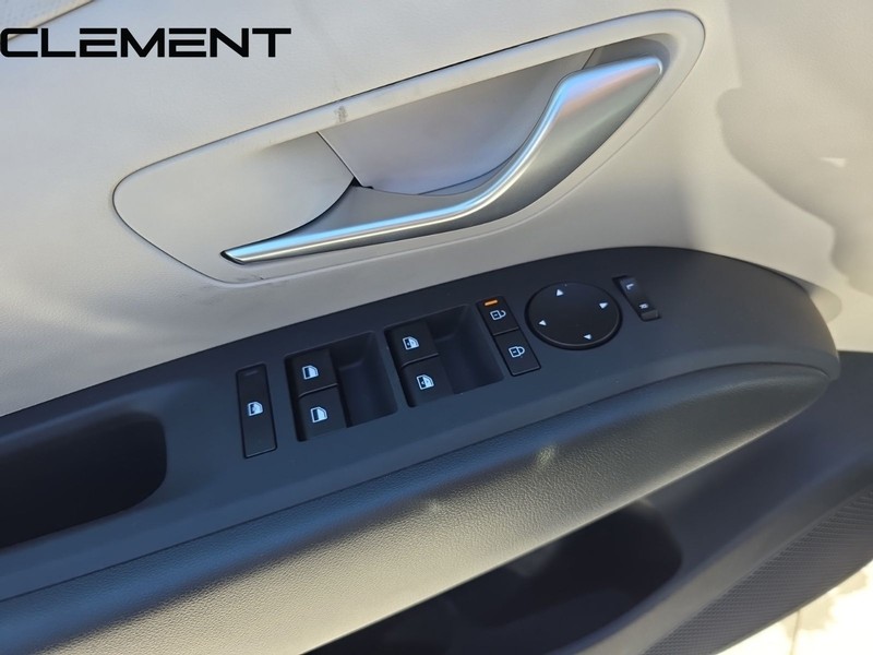 Hyundai Tucson Vehicle Full-screen Gallery Image 27