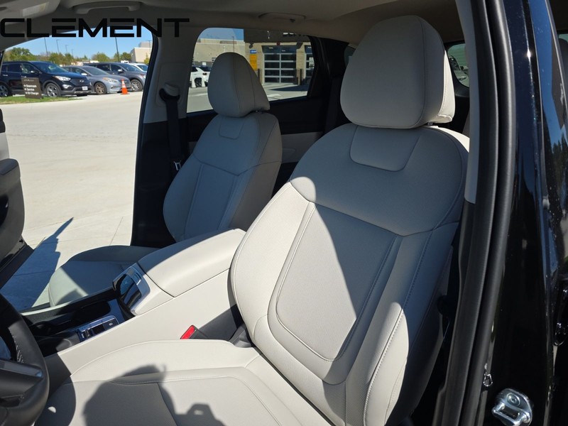 Hyundai Tucson Vehicle Full-screen Gallery Image 30