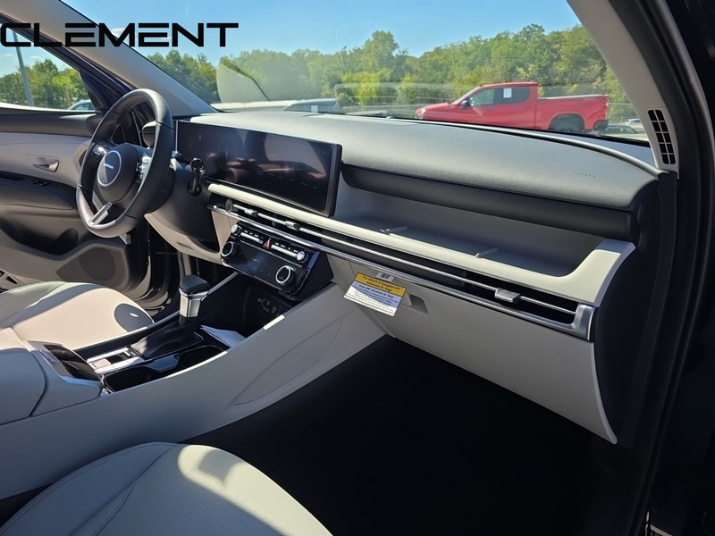 Hyundai Tucson Vehicle Full-screen Gallery Image 36