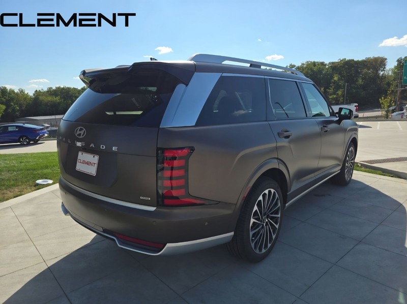 Hyundai Palisade Vehicle Full-screen Gallery Image 7