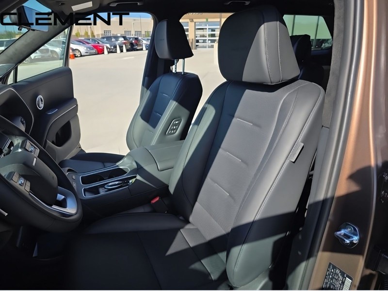 Hyundai Palisade Vehicle Full-screen Gallery Image 32
