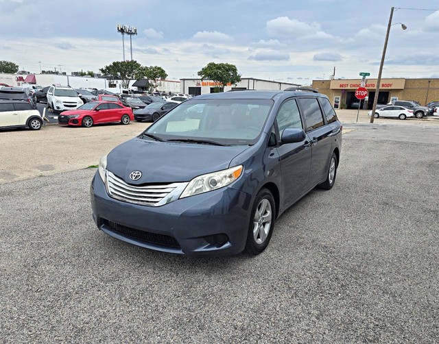 more details - toyota sienna