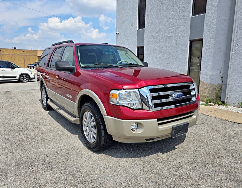 Ford Expedition Vehicle Full-screen Gallery Image 01