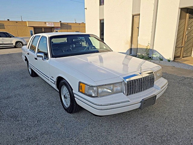 more details - lincoln town car