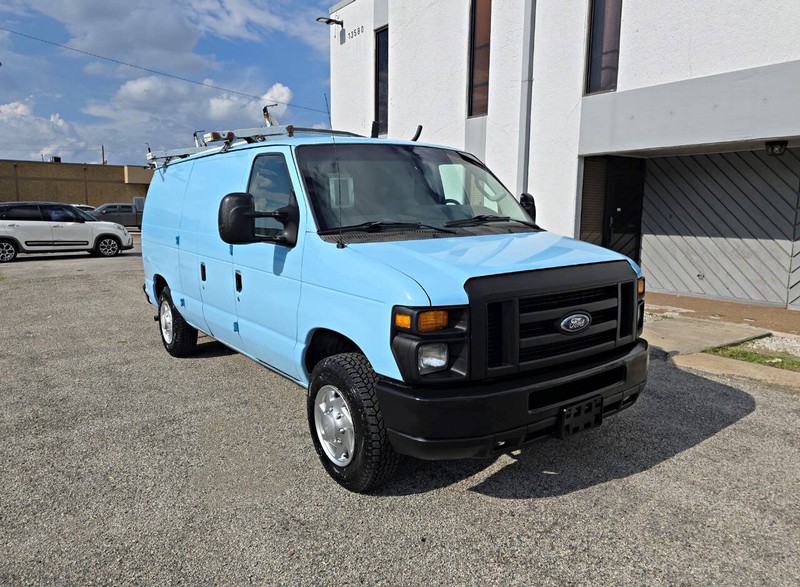 Ford Econoline Cargo Van Vehicle Full-screen Gallery Image 03
