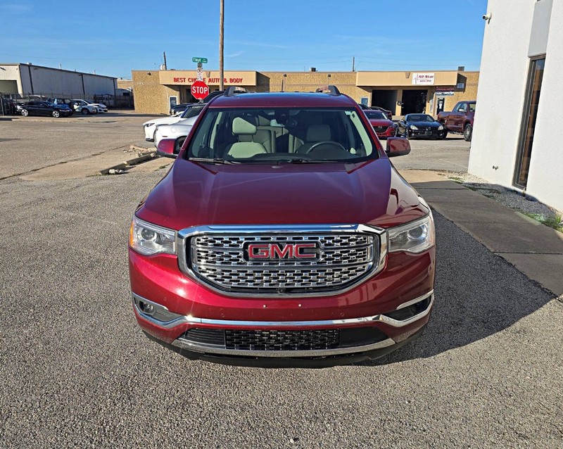 GMC Acadia Vehicle Full-screen Gallery Image 02