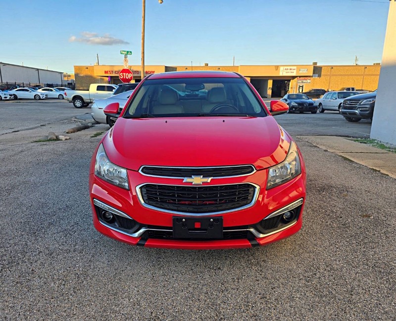 Chevrolet Cruze Limited Vehicle Full-screen Gallery Image 02