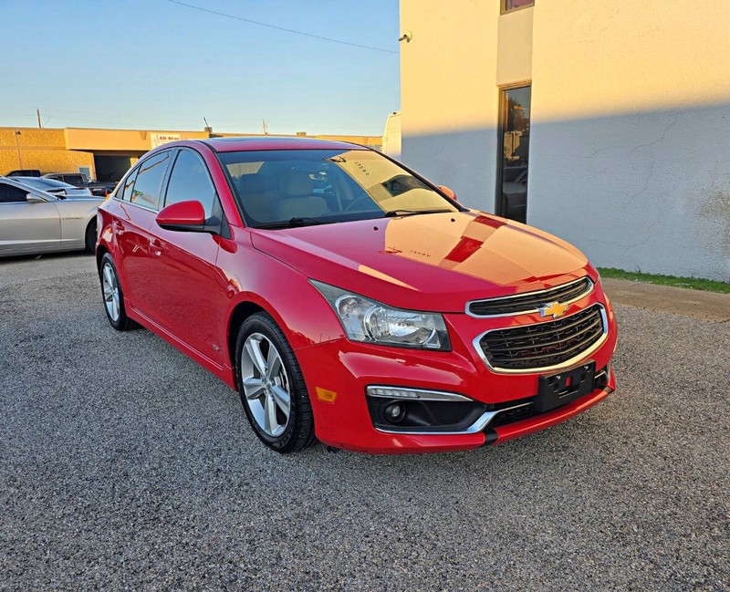 Chevrolet Cruze Limited Vehicle Full-screen Gallery Image 03