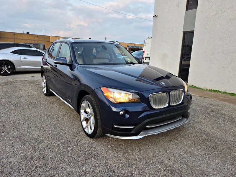 BMW X1 Vehicle Full-screen Gallery Image 03