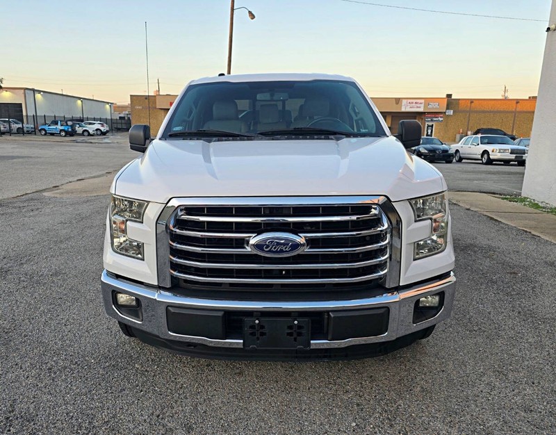 Ford F-150 Vehicle Full-screen Gallery Image 02