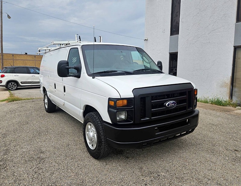 Ford Econoline Cargo Van Vehicle Full-screen Gallery Image 03